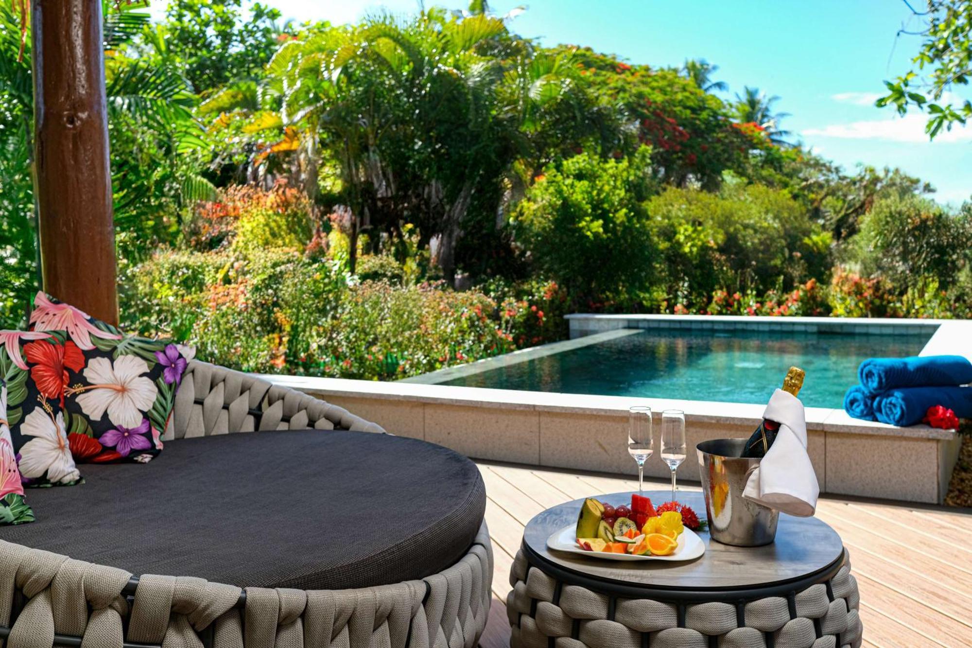 Outrigger Fiji Beach Resort Korotogo Exterior foto